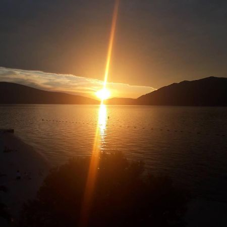 " Tiamat " Apartmani Tivat Eksteriør billede